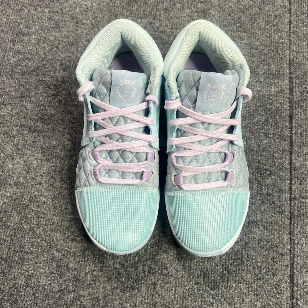 NIB Nike LeBron Witness VIII Men's 7 / Wmns 8.5 Blue Lavender Sneaker FB2239-401